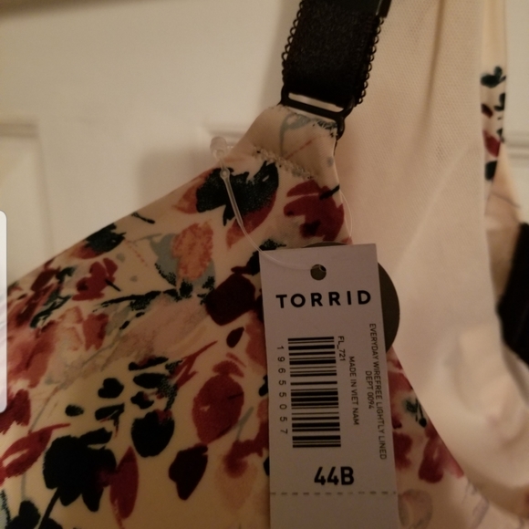Bundle of 3 NWT Torrid Bras size 44B - Picture 8 of 11